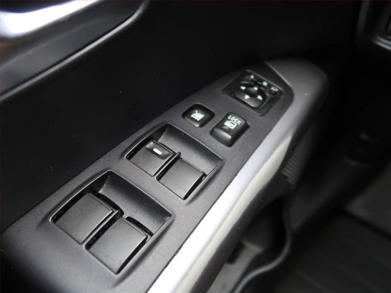 Mitsubishi Outlander (2010) 2.2 DI-D, 4X4, Automat - fotka 17 z 21