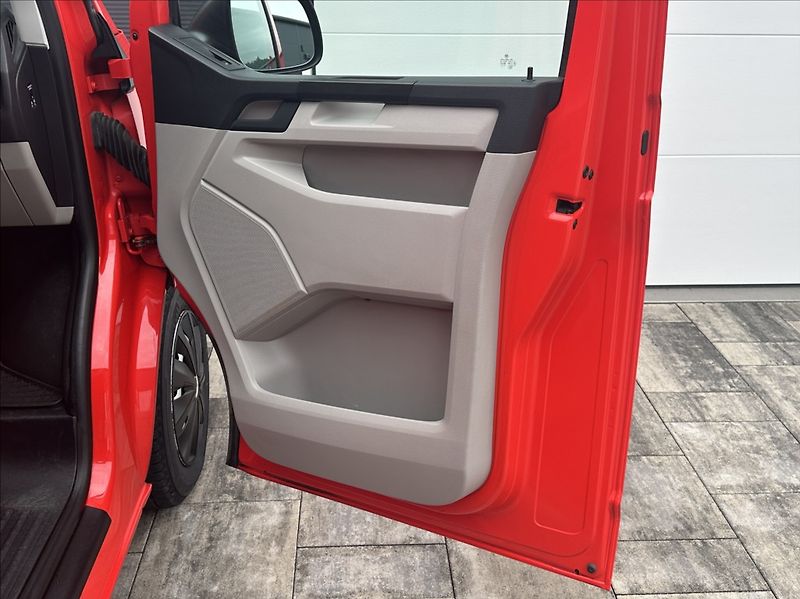 Volkswagen Transporter 2,0 TDI 150PS  L2H1 DSG Dílna - fotka 17 z 53