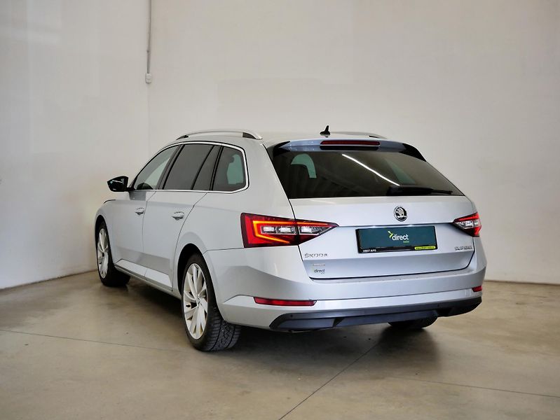 Škoda Superb - fotka 7 z 27