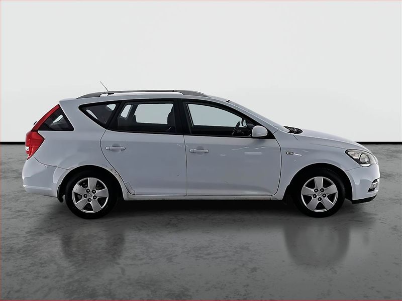 Kia Ceed (2010) 1.6 CVVT, Serv.kniha, po STK - fotka 6 z 16