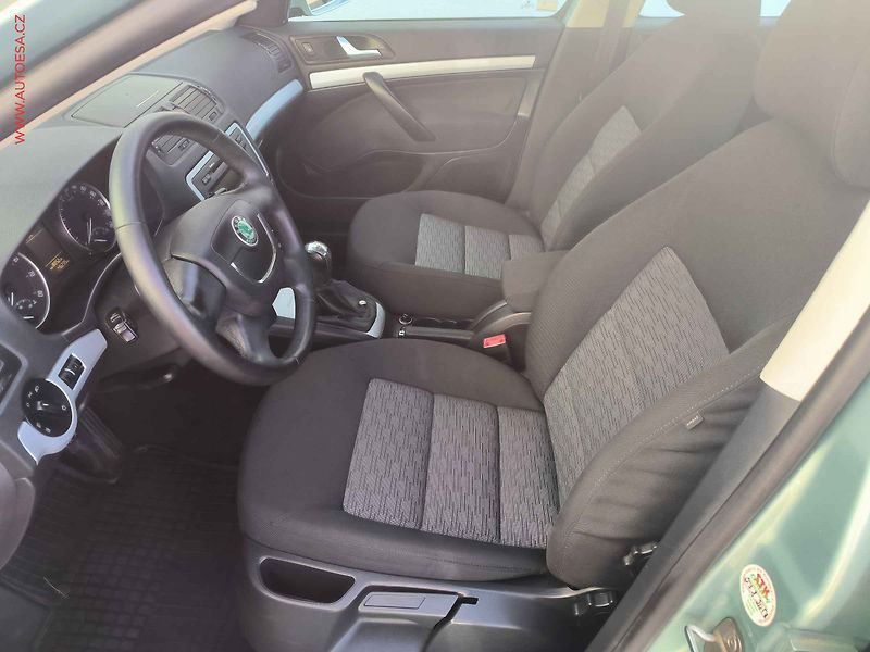 Škoda Octavia (2009) 1.4TSi, ČR, servis.kniha - fotka 9 z 17