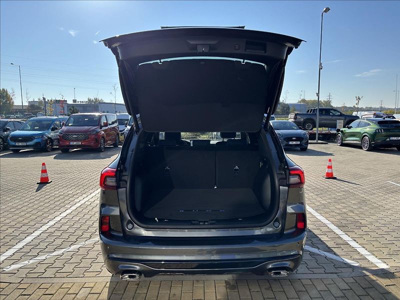 Ford Kuga 2,5 HEV 111kW Blue Cruise - fotka 11 z 49