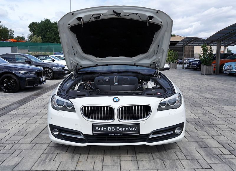 BMW Řada 5 520d xDrive/185 PS/kůže/AT - fotka 9 z 39