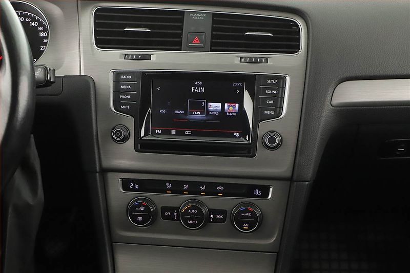 Volkswagen Golf (2015) 1.6 TDI, Tempomat - fotka 9 z 12