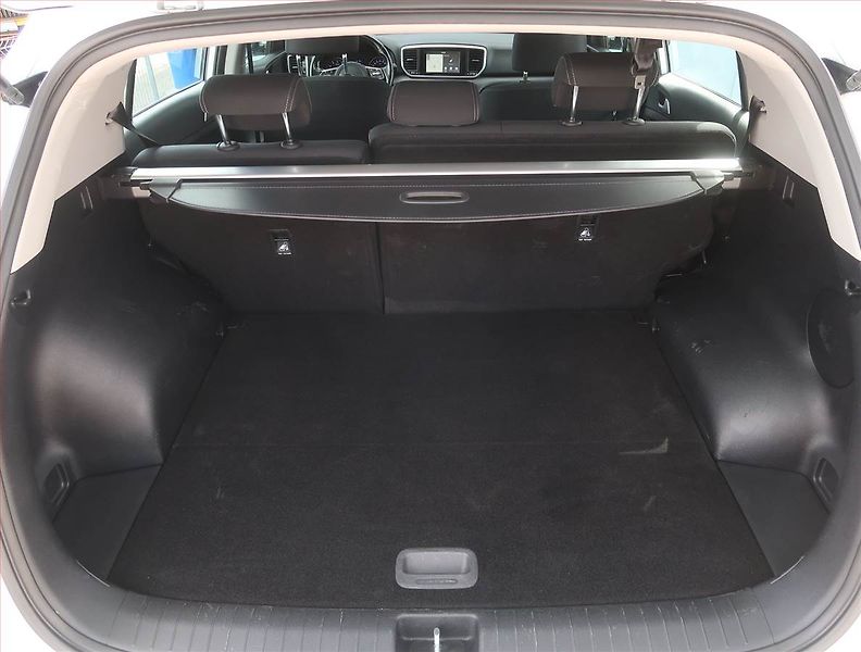 Kia Sportage (2019) 1.6 GDI, Navi, Tempomat - fotka 14 z 18