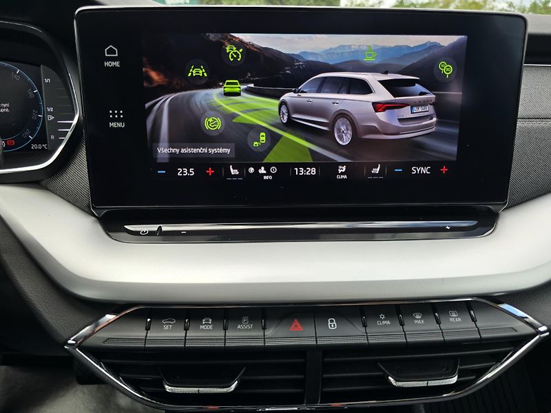 Škoda Octavia 2.0TDI DSG STYLE+ MATRIX TAŽNÉ - fotka 35 z 50