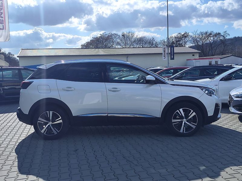Peugeot 3008 1.5 BlueHDi/96kW Allure S&S AT - fotka 4 z 36