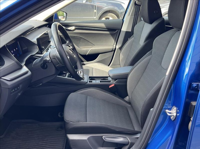 Škoda Octavia 2,0 TDi Ambition LED záruka - fotka 9 z 30