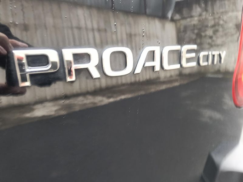 Toyota ProAce City Verso 1.2 T 81KW/1.MAJ.ČR/ACC/KAMERA - fotka 14 z 37