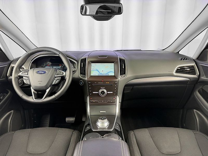 Ford S-MAX 2.0 TDCi 140KW AWD TITANIUM - fotka 10 z 28