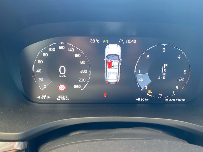 Volvo V60 D3 AWD MOM PRO - fotka 14 z 26