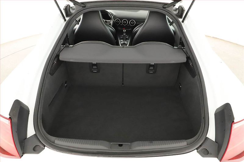 Audi TTS (2015) 2.0 TFSI - fotka 13 z 29