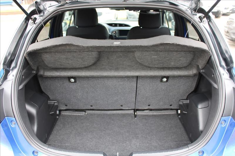 Toyota Yaris 1,5 VVT-i  ČR,A/T,SELECTION - fotka 11 z 29