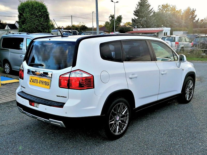 Chevrolet Orlando (2011) 2.0CDTi 120kW Šíbr,Kůže,7-míst - fotka 4 z 27