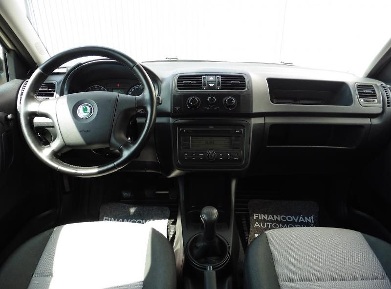 Škoda Fabia II 1.2i Ambition 1.maj. - fotka 10 z 11
