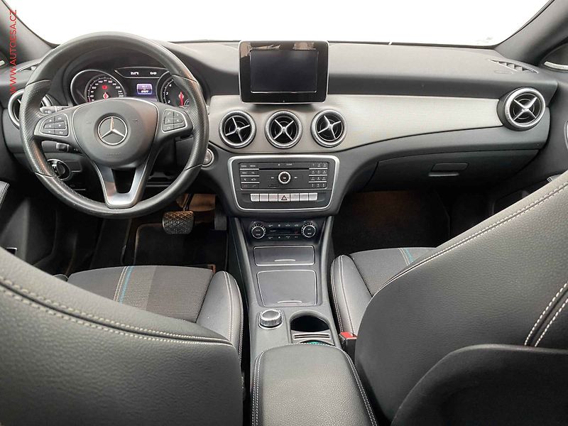 Mercedes-Benz CLA (2017) 1.6T 200, AT, LED, navi - fotka 8 z 18