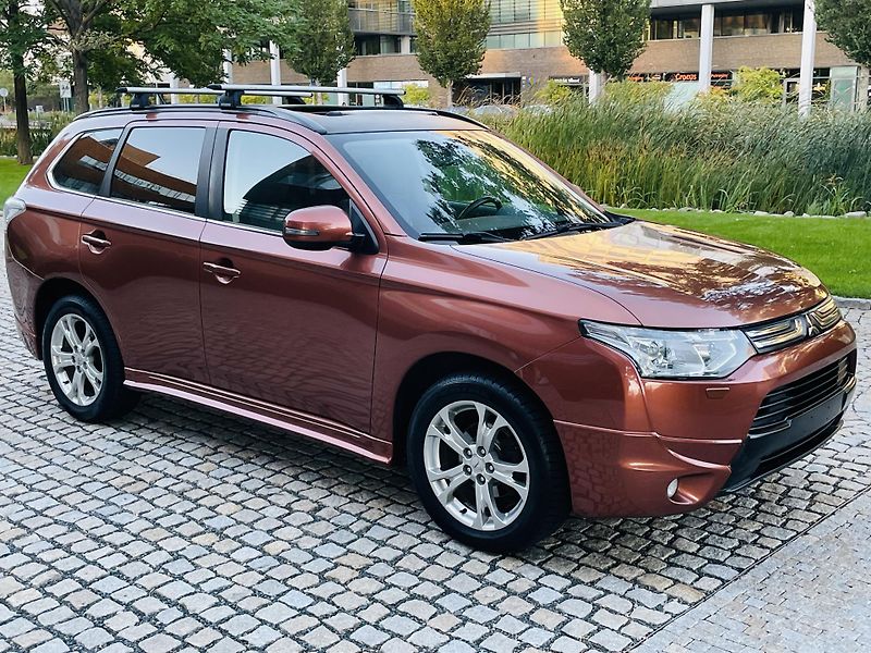 Mitsubishi Outlander 2.2D 4x4 7MÍST KAMERA SERVISKA - fotka 10 z 47