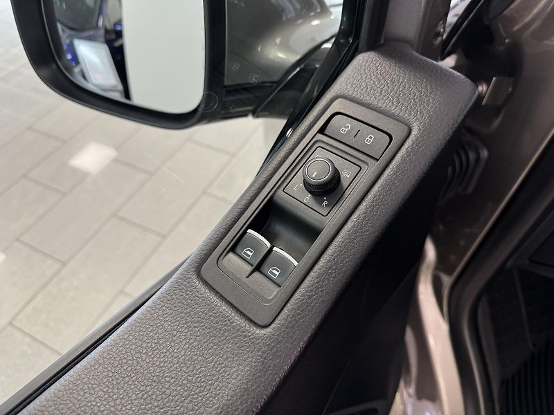 Volkswagen Multivan 2.0TDI Highline/4x4/DSG/Webast - fotka 24 z 46