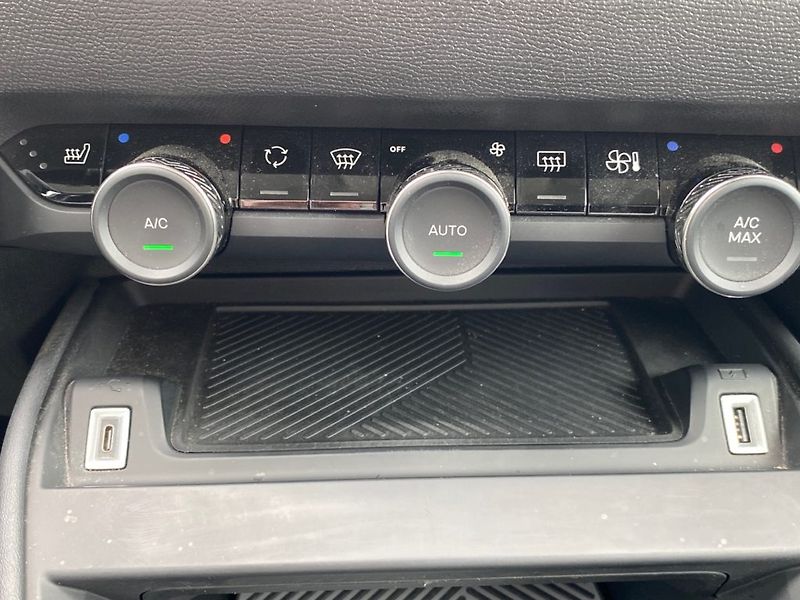 Citroën C4 (2022) 1,2 (114kW) Aut  BA - fotka 22 z 38