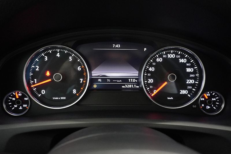 Volkswagen Touareg (2013) 3,6 V6 FSI AUTOMAT 4X4 KŮŽE - fotka 25 z 31