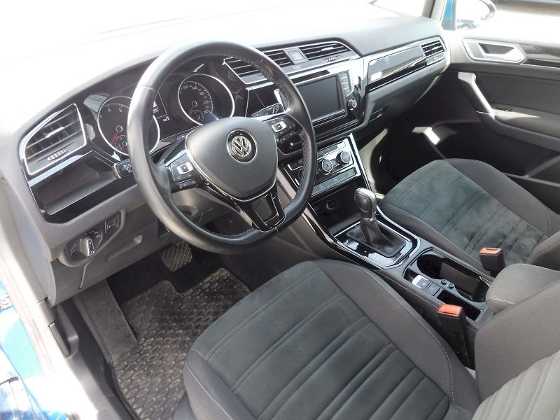 Volkswagen Touran (2016) Highline 1,4 TSI 110kW DSG - fotka 6 z 26