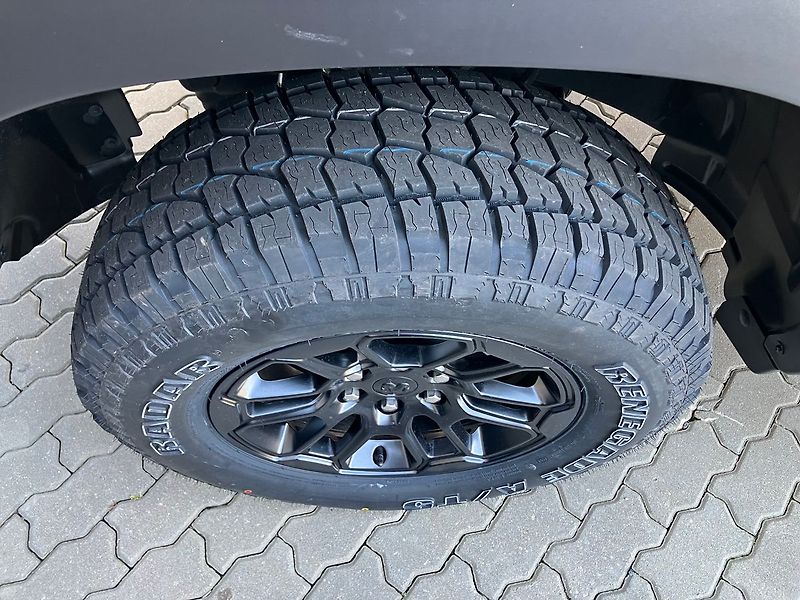 Dodge RAM (2025) 3.0 I6 426k REBEL PREMIUM EDIT - fotka 69 z 77