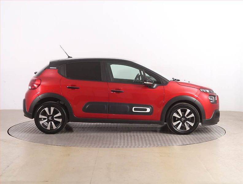 Citroën C3 (2021) Shine 1.2 PureTech, Automat - fotka 6 z 20