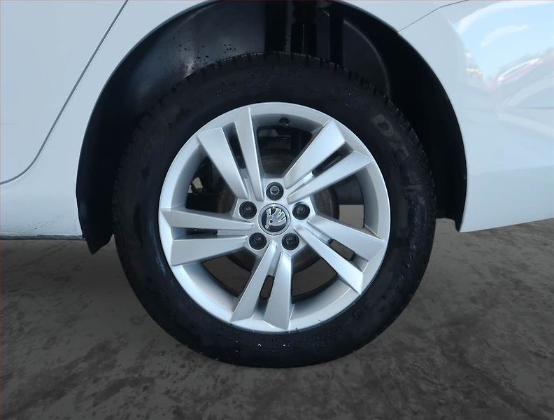 Škoda Fabia (2021) Style 1.0 TSI, ČR,1.maj - fotka 14 z 17