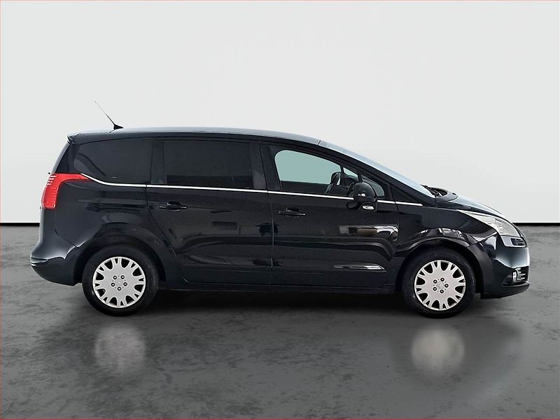 Peugeot 5008 (2012) 1.6 HDi, Tempomat - fotka 6 z 15