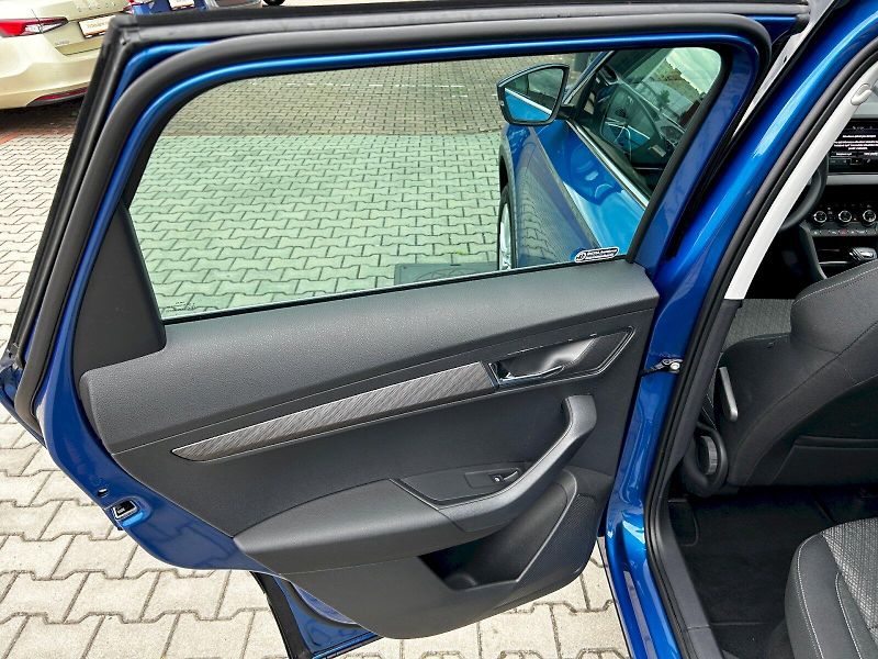 Škoda Karoq (2025) 1.5 TSI 110kW DSG Top Selectio - fotka 27 z 35