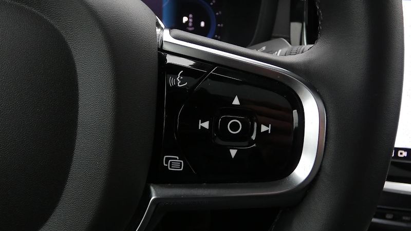 Volvo S60 B5 AWD Ultimate Dark - fotka 12 z 25