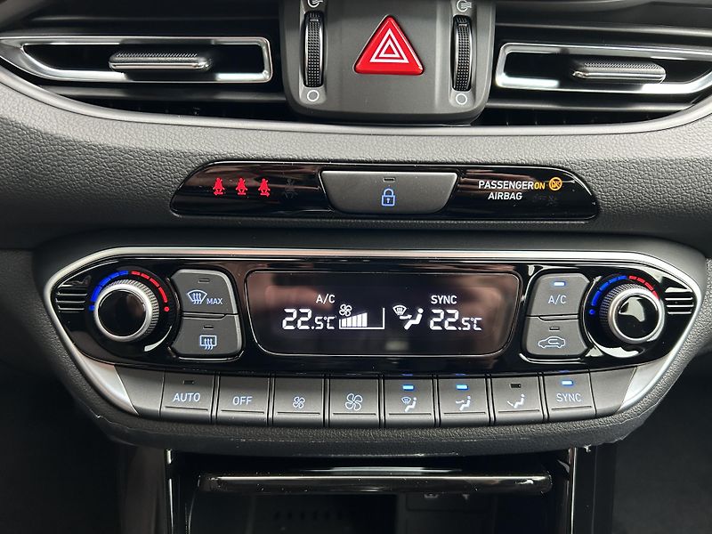 Hyundai i30 WG 1,0 TGDI STYLE SAFETY - fotka 27 z 32