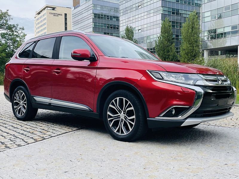 Mitsubishi Outlander 2.2D 4x4 1MAJ TAŽNÉ SERVISKA  - fotka 9 z 42