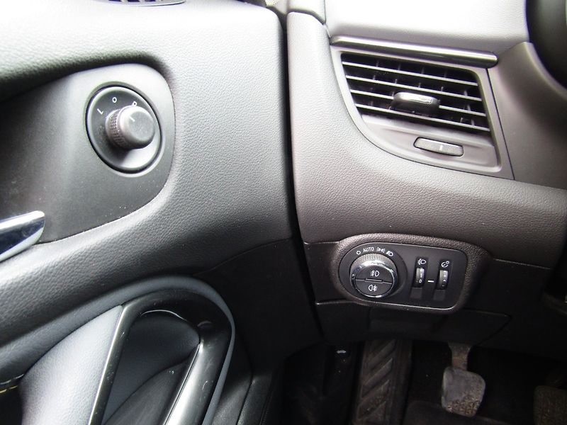 Opel Zafira (2015) 2.0 CDTi ÚPLNÁ SERVISNÍ HISTOR - fotka 31 z 48