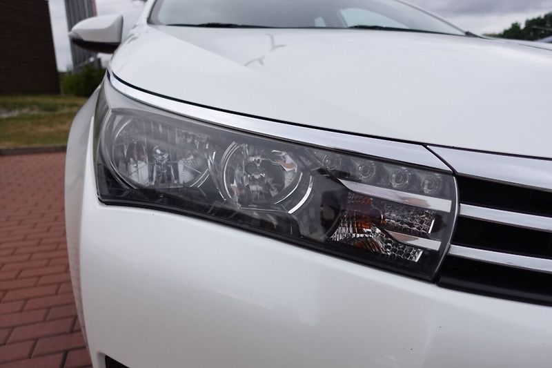 Toyota Corolla 1,6VVTi 97kW M/T Active Design - fotka 25 z 25