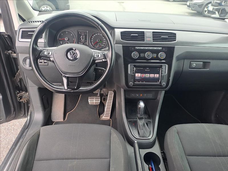 Volkswagen Caddy 2,0 TDI DSG 4MOTION - fotka 9 z 16