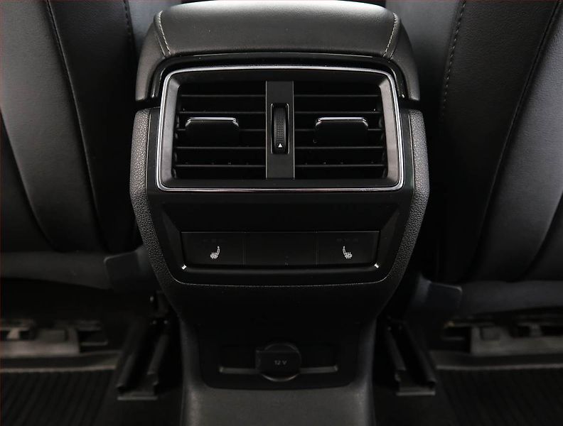 Škoda Karoq (2019) 2.0 TDI, 4X4, Automat - fotka 23 z 29