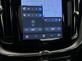 Volvo XC60 B4 AWD MOMENTUM PRO AUT - náhled 38