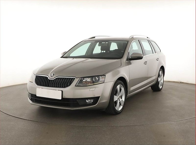 Škoda Octavia (2014) Style 2.0 TDI, Serv.kniha - fotka 2 z 14