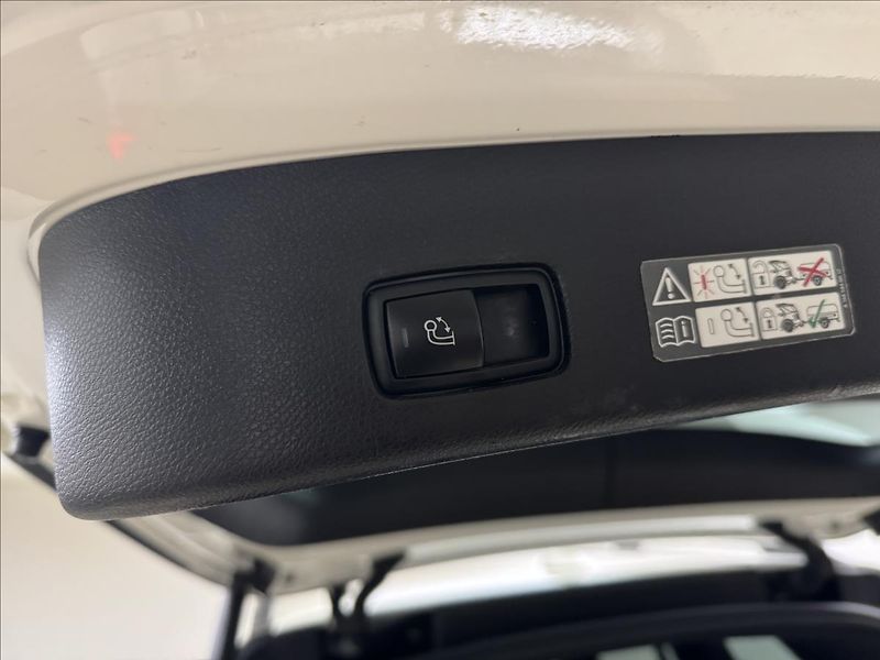 Mercedes-Benz GLS 5,5 63AMG DESIGNO NZTOP PANO - fotka 57 z 61
