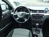 Škoda Superb (2011) 1.4 TSI, Tempomat - náhled 7