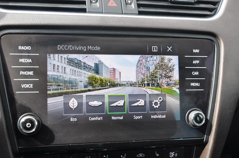 Škoda Octavia III 2.0TSi 140kW 4x4 A/T L+K - fotka 19 z 24