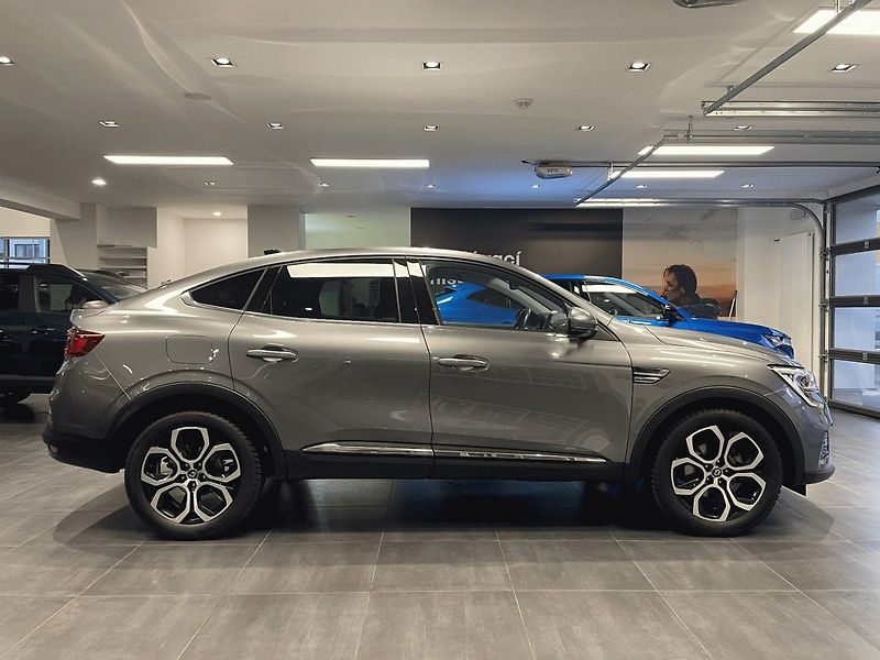 Renault Arkana (2023) TECHNO E-TECH 145k - fotka 5 z 21