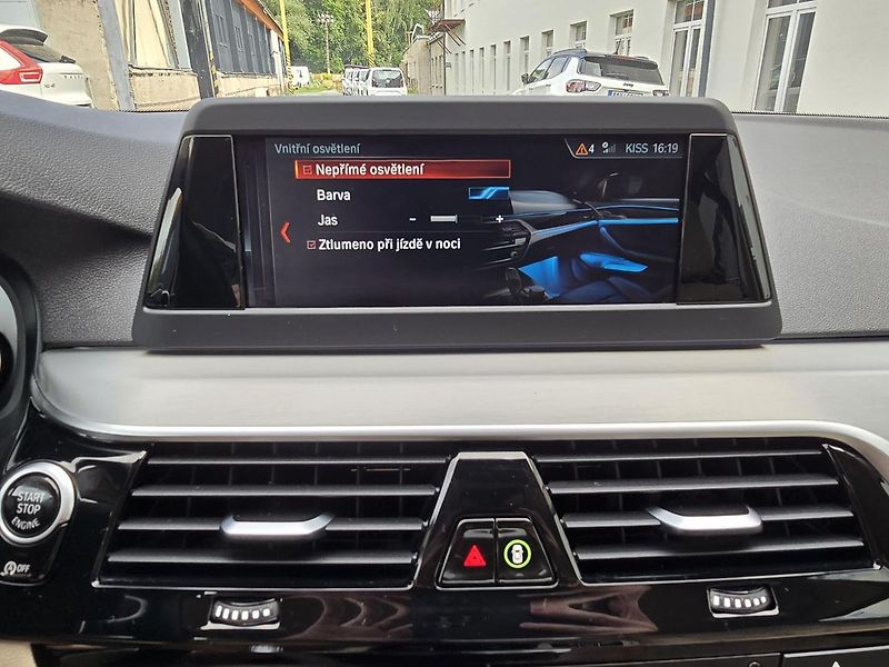 BMW Řada 5 185kW XDRIVE LUXURY - DPH - fotka 17 z 47