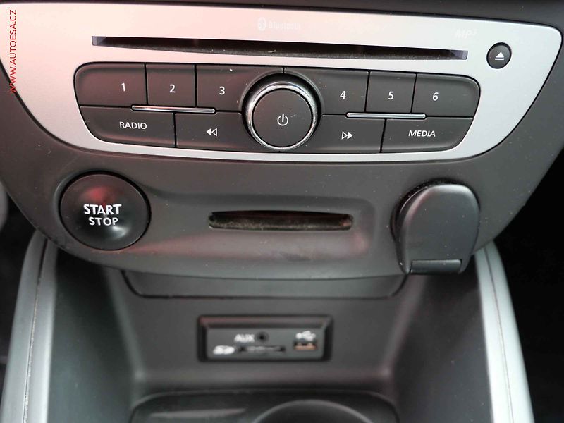 Renault Mégane (2016) 1.5 dCi, Limited, navi - fotka 15 z 21