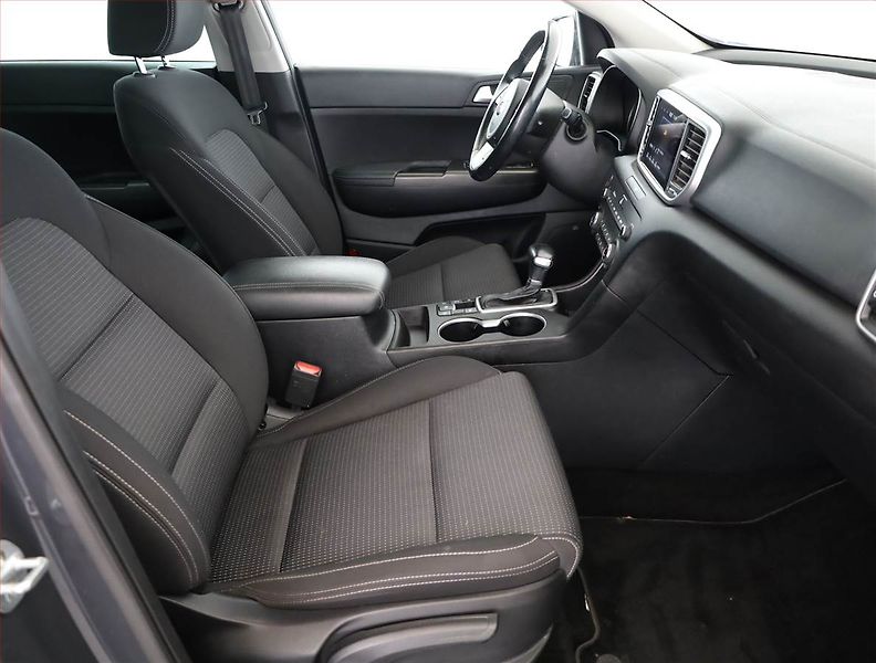 Kia Sportage (2021) Black Edition 1.6 CRDi - fotka 7 z 17