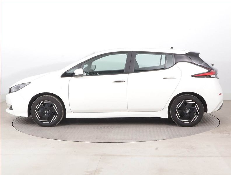 Nissan Leaf (2022) 40 kWh, SoH 91%, Automat - fotka 3 z 17