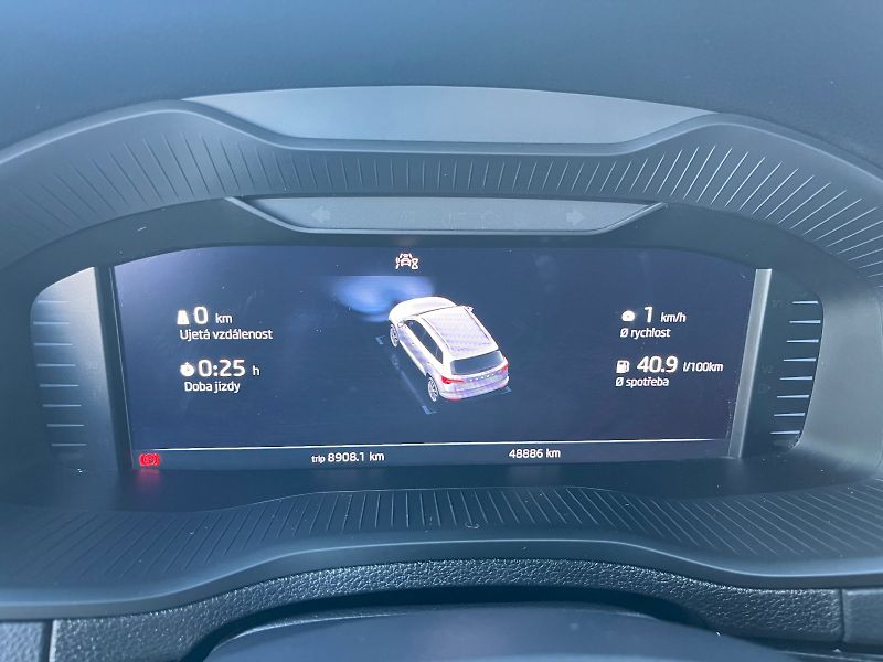 Škoda Karoq (2025) Top Selection 1,5TSI 110kW 7.s - fotka 18 z 33