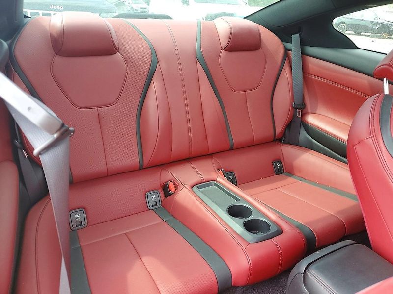 Infiniti Q60 (2022) Auto na cestě - fotka 10 z 12