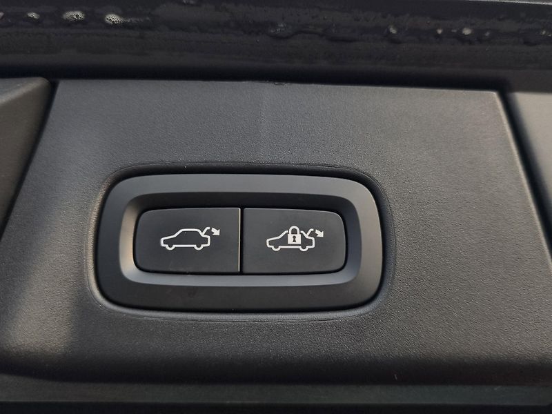 Volvo V90 (2019) CROSS COUNTRY D4 4x4 2.0 140kW - fotka 28 z 28